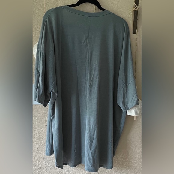ASOS Oversized Tee Runs big. Great condition. - Picture 2 of 2